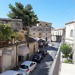 דירה Scicli Suites *